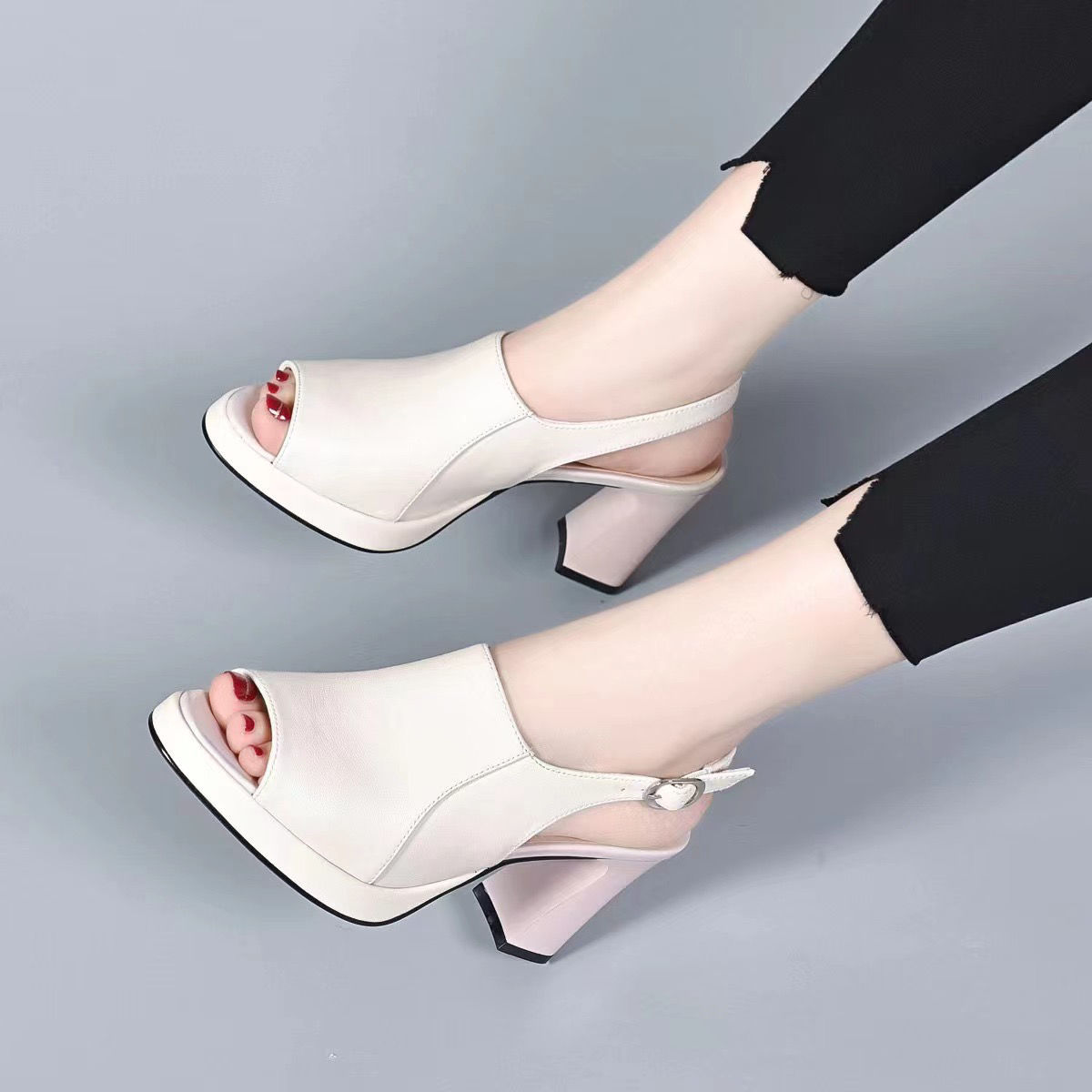 Sandalias de Tacón de Piel Suave